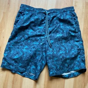 Men’s swim trunks